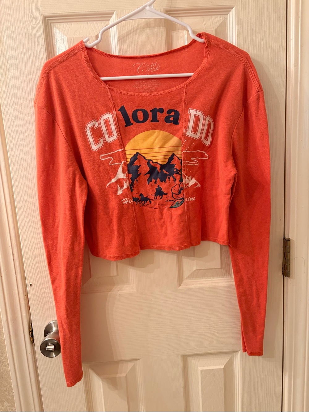 Women's Coral Colorado Graphic Crop Top